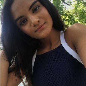 Meet your Posher, Danae